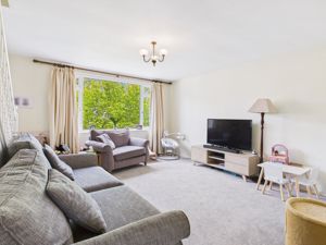 sitting room- click for photo gallery